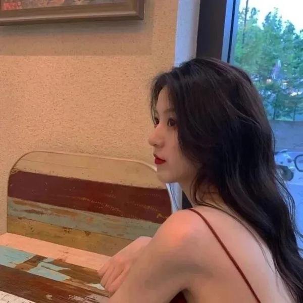 今时重逢不相识